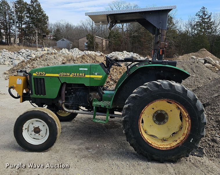 image for item EJ5996 1998 John Deere 5210 tractor