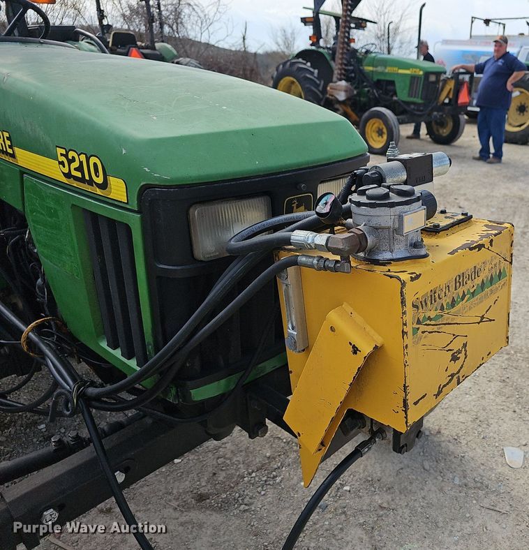 image for item EJ5996 1998 John Deere 5210 tractor