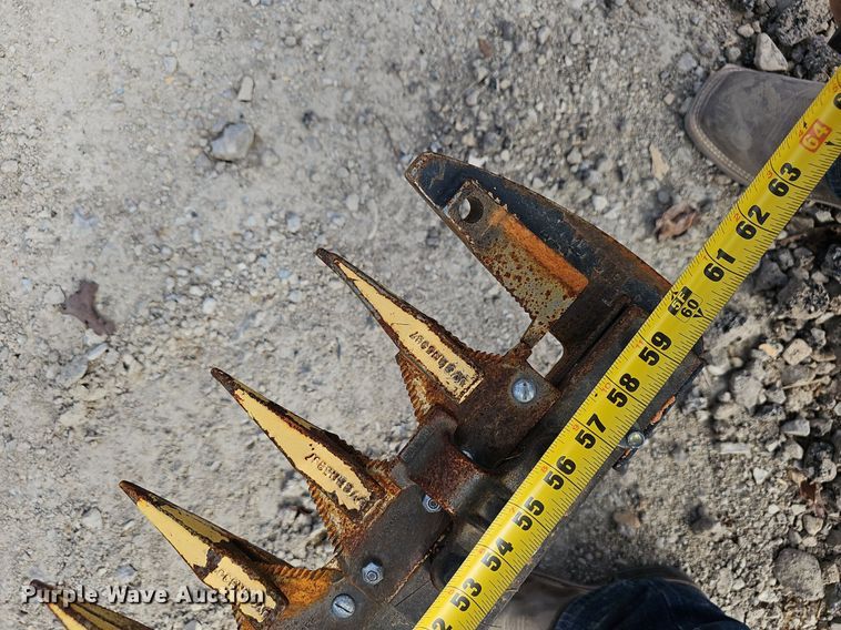 image for item EJ5996 1998 John Deere 5210 tractor