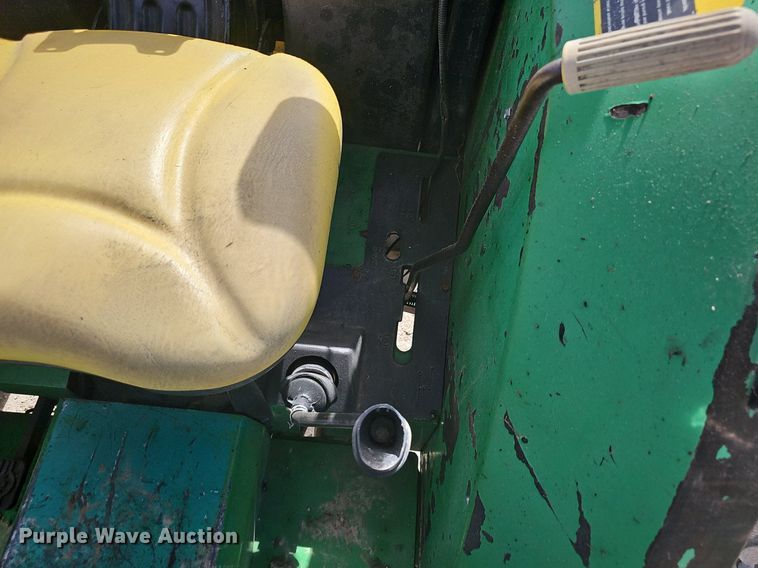 image for item EJ5996 1998 John Deere 5210 tractor