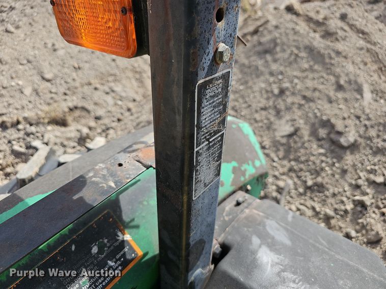 image for item EJ5996 1998 John Deere 5210 tractor