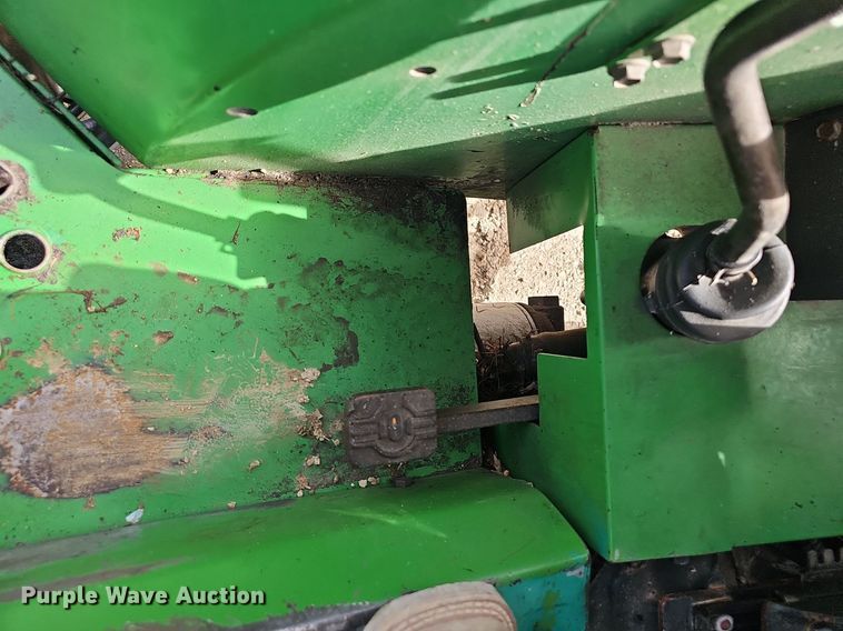 image for item EJ5996 1998 John Deere 5210 tractor