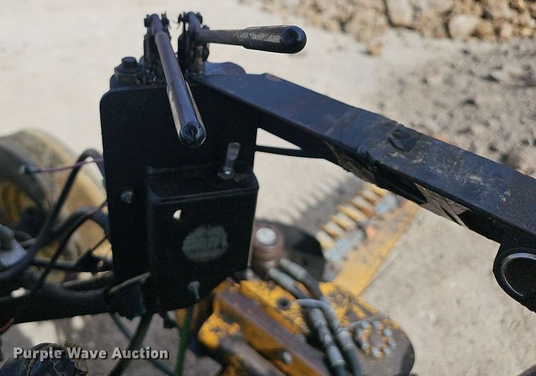 image for item EJ5996 1998 John Deere 5210 tractor