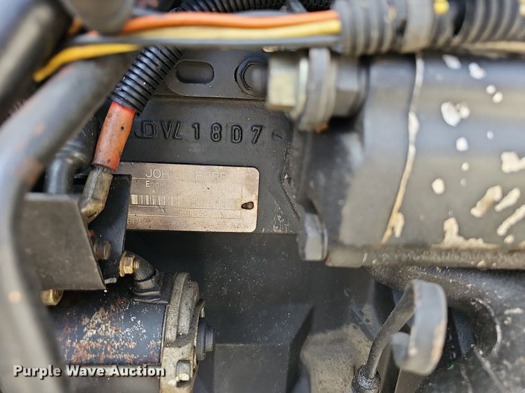 image for item EJ5996 1998 John Deere 5210 tractor