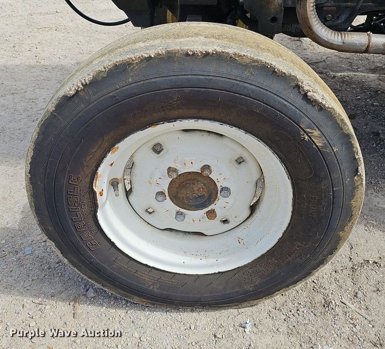 image for item EJ5996 1998 John Deere 5210 tractor