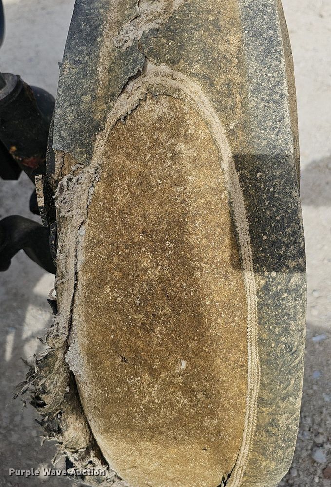 image for item EJ5996 1998 John Deere 5210 tractor