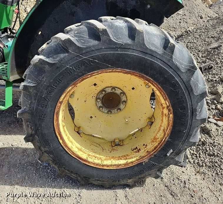 image for item EJ5996 1998 John Deere 5210 tractor