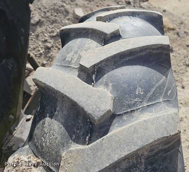 image for item EJ5996 1998 John Deere 5210 tractor