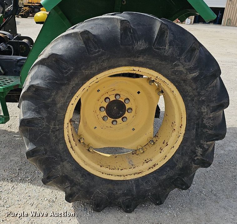 image for item EJ5997 2004 John Deere 5103 tractor