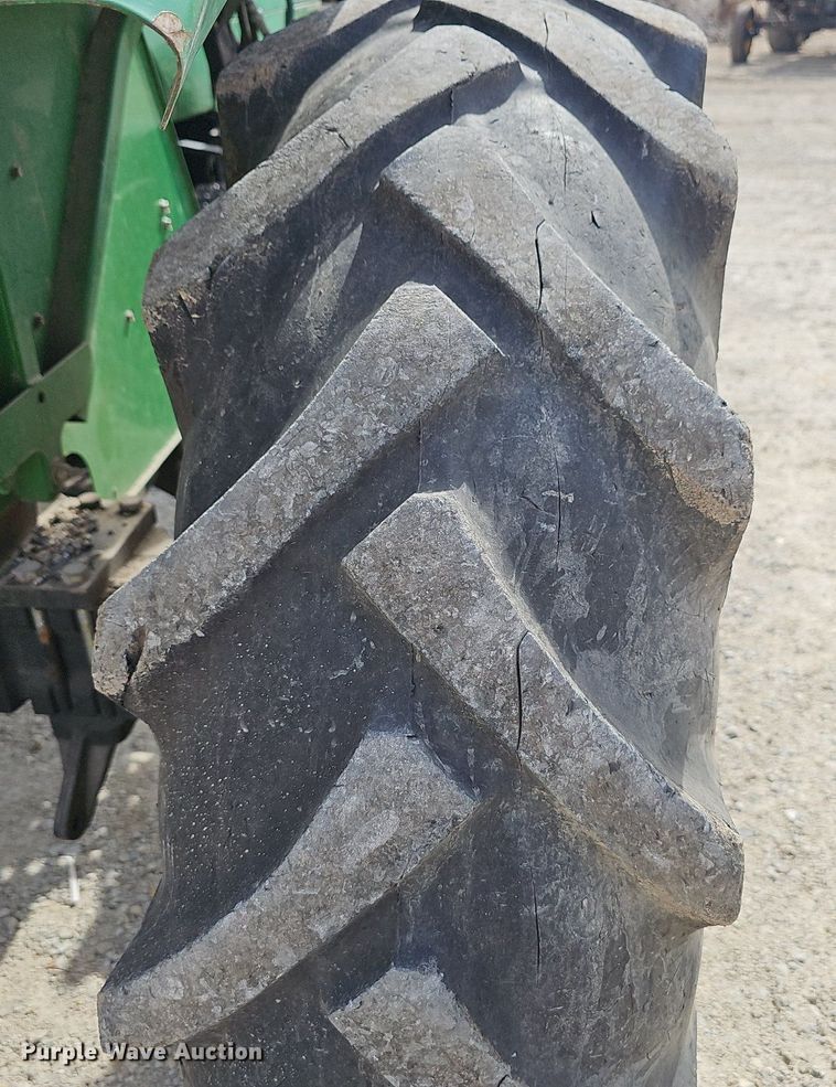 image for item EJ5997 2004 John Deere 5103 tractor