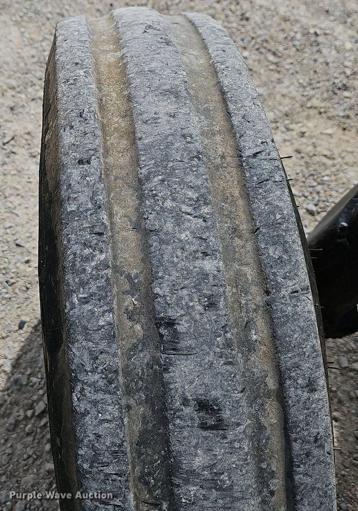 image for item EJ5997 2004 John Deere 5103 tractor