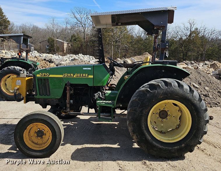 image for item EJ5998 1998 John Deere 5210 tractor