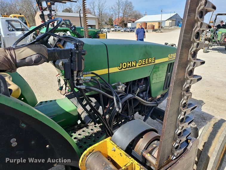 image for item EJ5998 1998 John Deere 5210 tractor