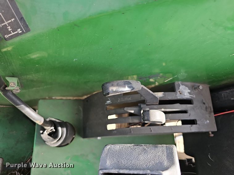 image for item EJ5998 1998 John Deere 5210 tractor