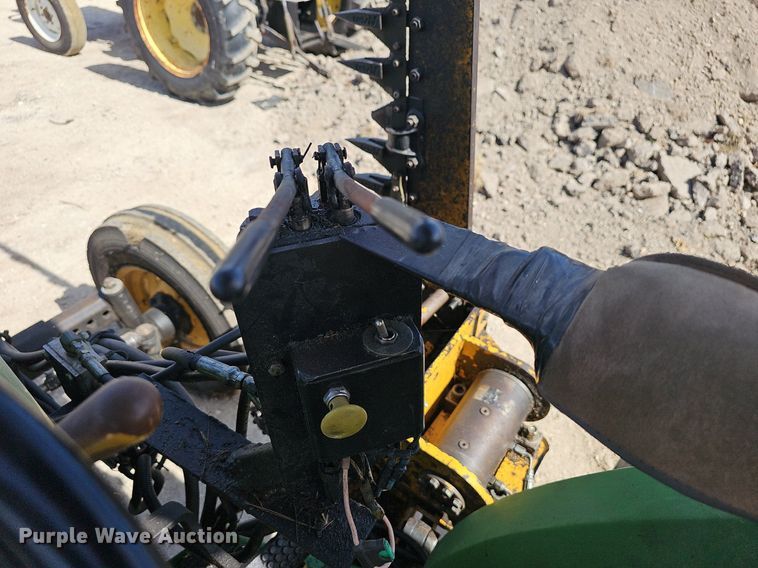 image for item EJ5998 1998 John Deere 5210 tractor