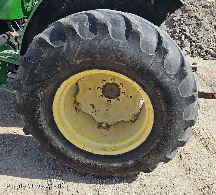 image for item EJ5998 1998 John Deere 5210 tractor