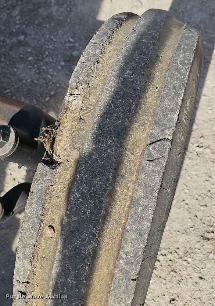 image for item EJ5998 1998 John Deere 5210 tractor