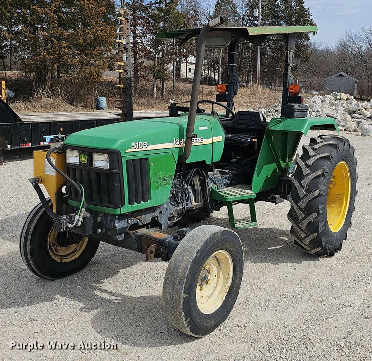 image for item EJ5999 2005 John Deere 5103 tractor