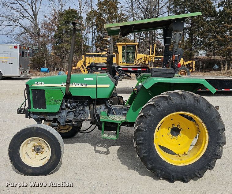 image for item EJ5999 2005 John Deere 5103 tractor