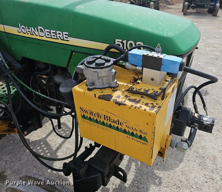 image for item EJ5999 2005 John Deere 5103 tractor