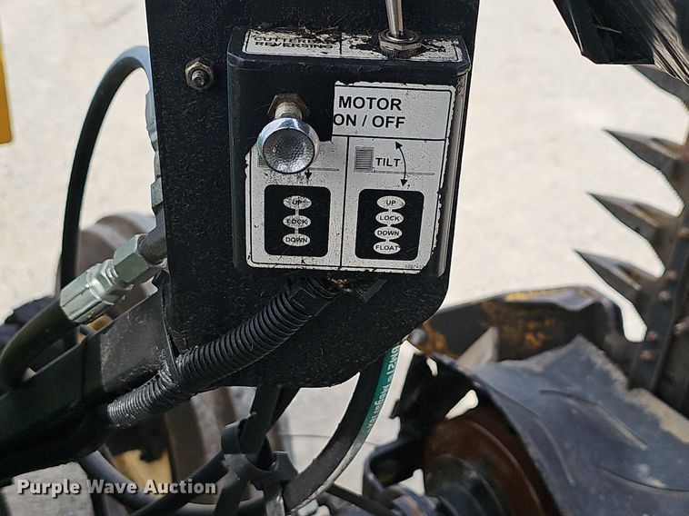 image for item EJ5999 2005 John Deere 5103 tractor