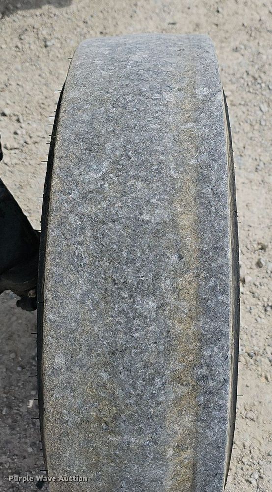 image for item EJ5999 2005 John Deere 5103 tractor