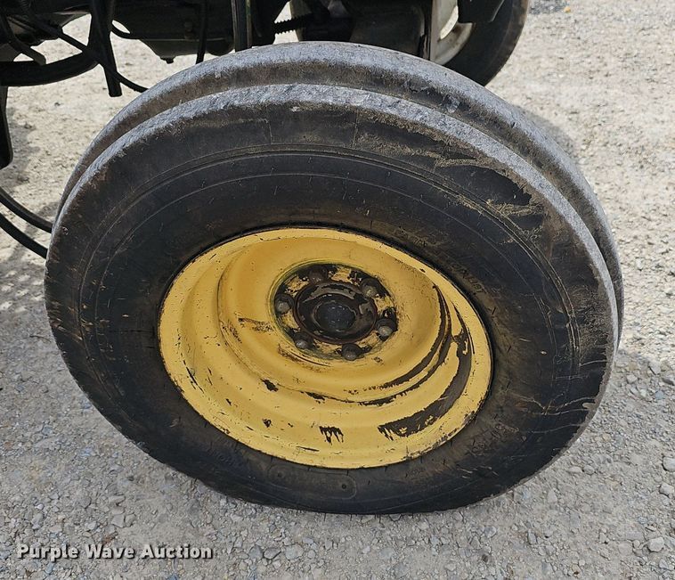 image for item EJ5999 2005 John Deere 5103 tractor