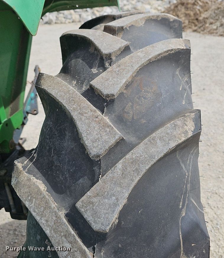 image for item EJ5999 2005 John Deere 5103 tractor