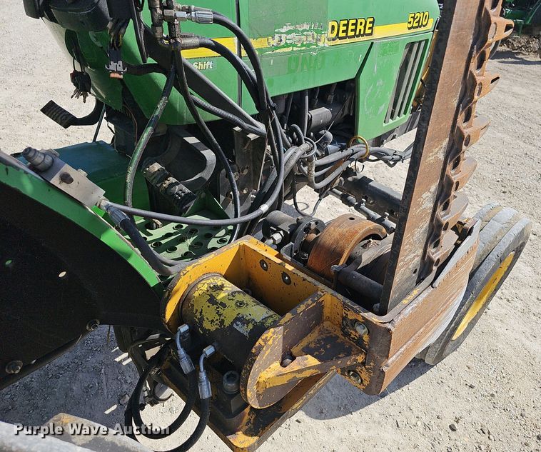 image for item EJ6000 2001 John Deere 5210 tractor