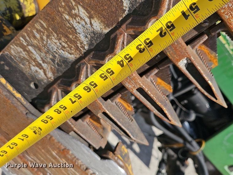 image for item EJ6000 2001 John Deere 5210 tractor