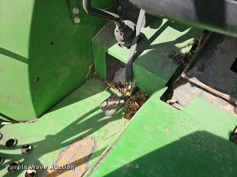 image for item EJ6000 2001 John Deere 5210 tractor