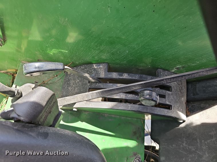 image for item EJ6000 2001 John Deere 5210 tractor