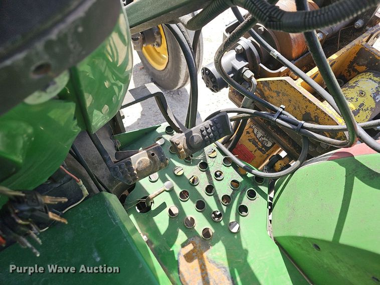 image for item EJ6000 2001 John Deere 5210 tractor