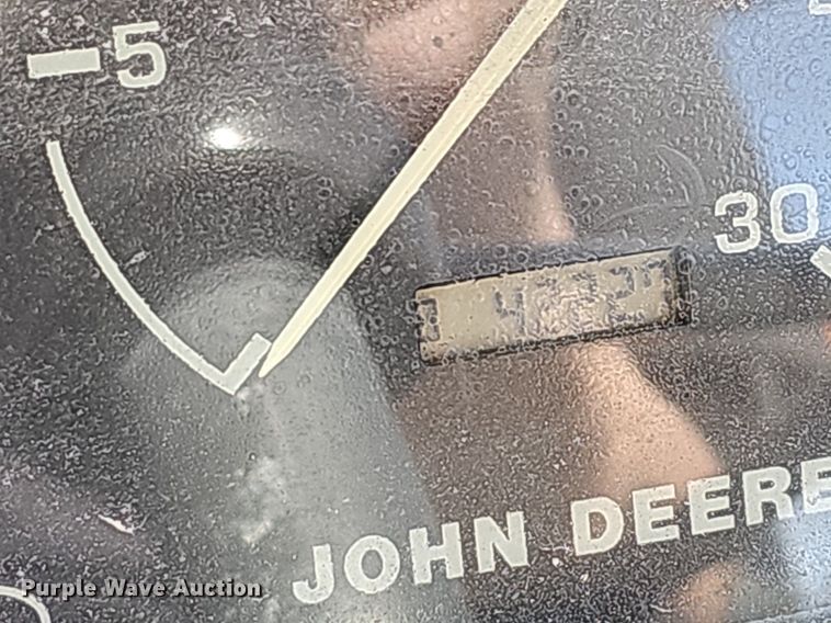 image for item EJ6000 2001 John Deere 5210 tractor