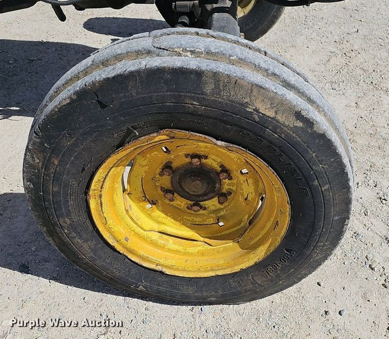 image for item EJ6000 2001 John Deere 5210 tractor