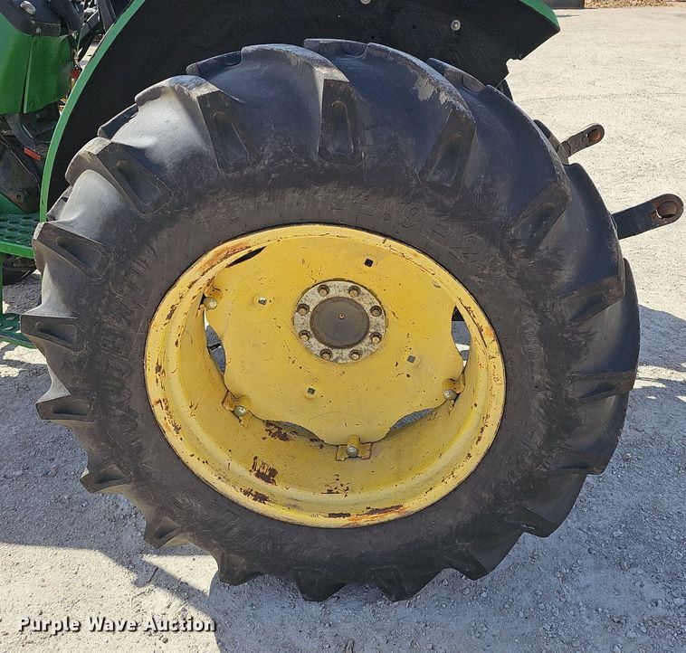 image for item EJ6000 2001 John Deere 5210 tractor