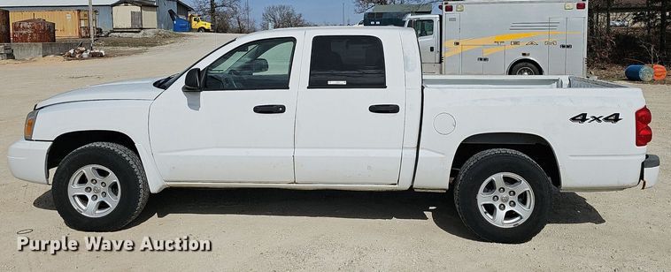 image for item EJ6001 2007 Dodge Dakota SLT Quad Cab pickup truck