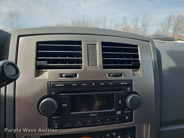 image for item EJ6001 2007 Dodge Dakota SLT Quad Cab pickup truck