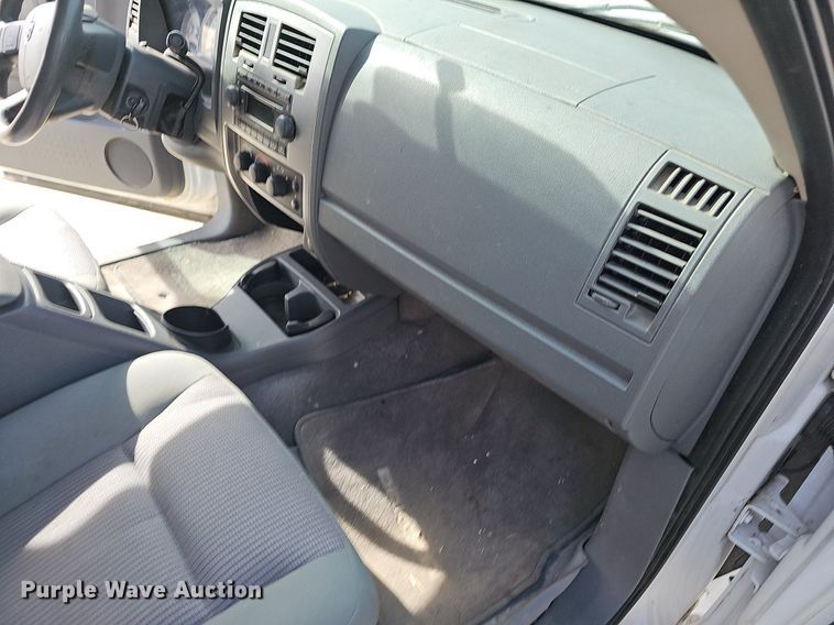 image for item EJ6001 2007 Dodge Dakota SLT Quad Cab pickup truck