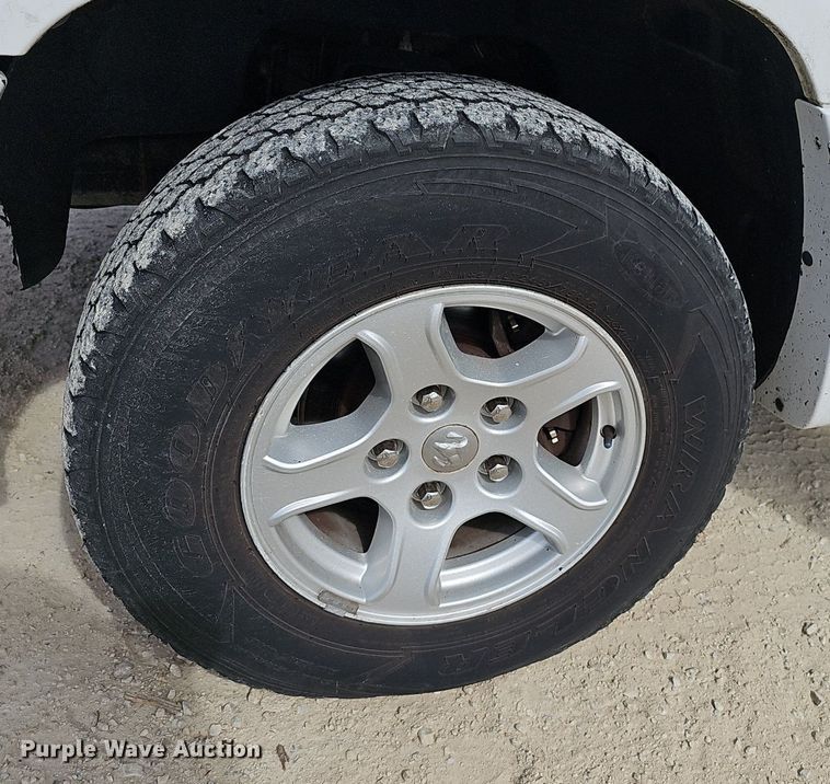 image for item EJ6001 2007 Dodge Dakota SLT Quad Cab pickup truck