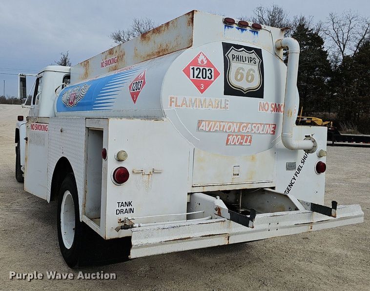 image for item EJ6003 1983 International 1754 fuel truck