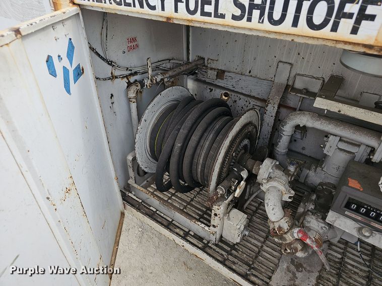 image for item EJ6003 1983 International 1754 fuel truck