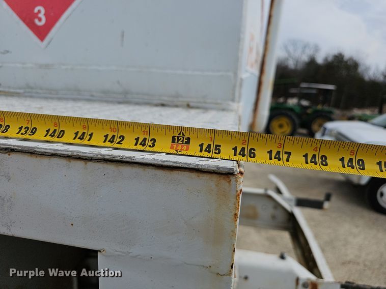 image for item EJ6003 1983 International 1754 fuel truck