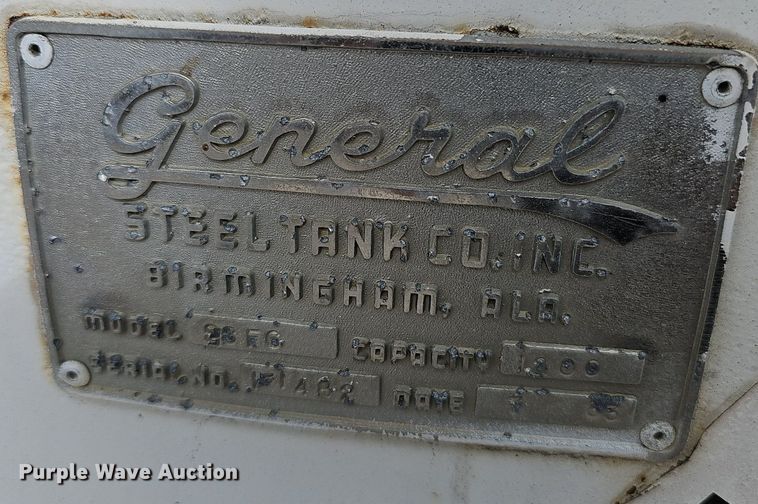 image for item EJ6003 1983 International 1754 fuel truck