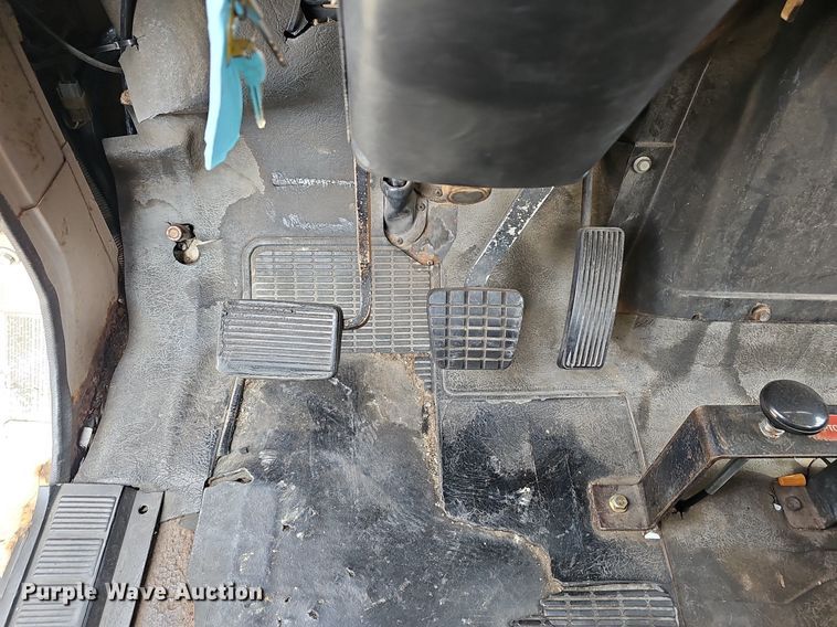 image for item EJ6003 1983 International 1754 fuel truck