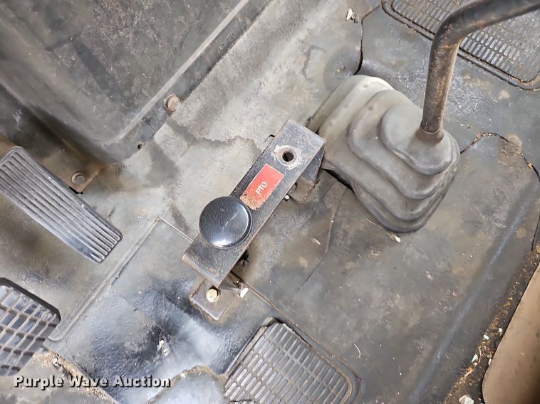 image for item EJ6003 1983 International 1754 fuel truck