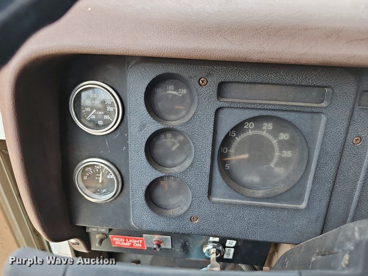 image for item EJ6003 1983 International 1754 fuel truck