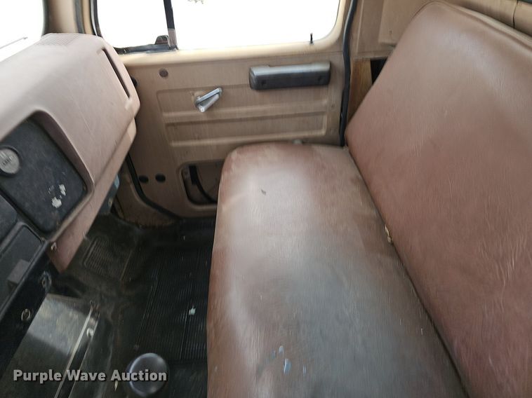 image for item EJ6003 1983 International 1754 fuel truck