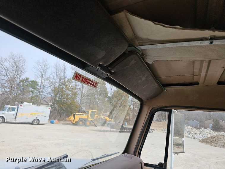 image for item EJ6003 1983 International 1754 fuel truck