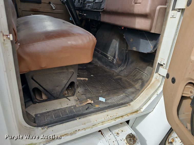 image for item EJ6003 1983 International 1754 fuel truck